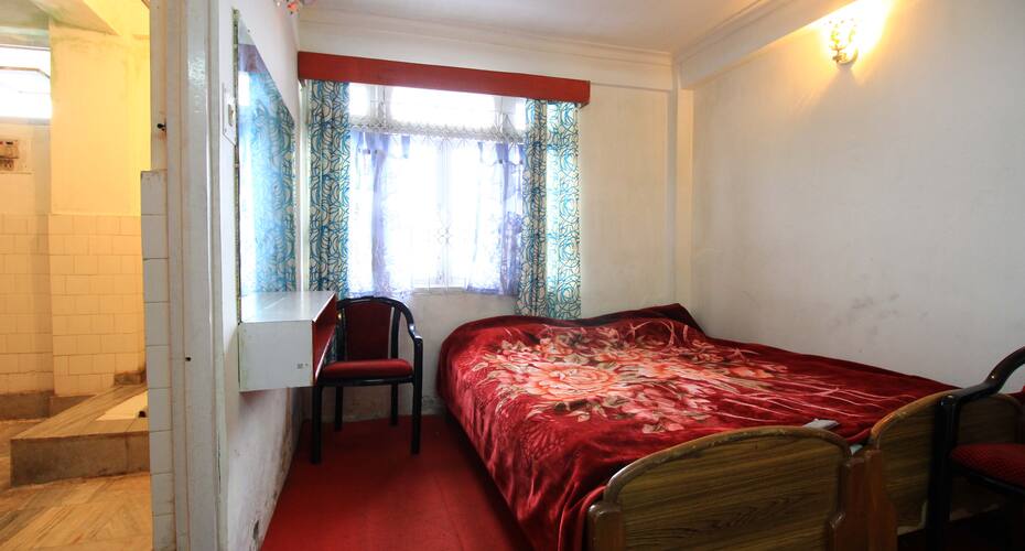 Tip Top Gujarati Guest House, Darjeeling 3